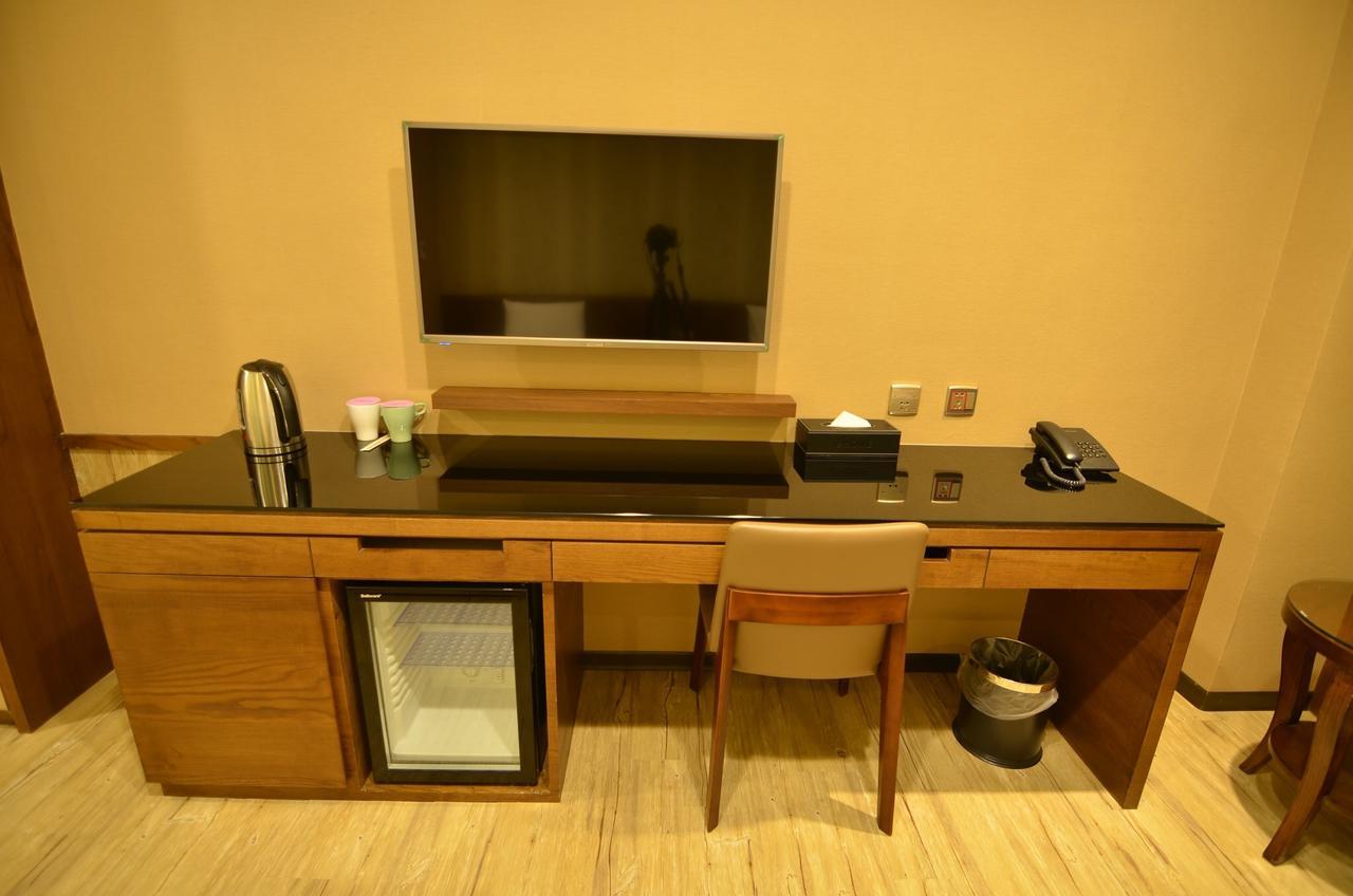 Ehome Hotel Taoyuan Esterno foto